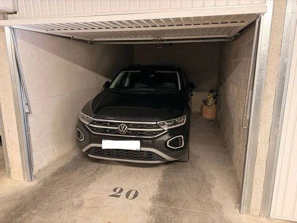Parking 14 m²