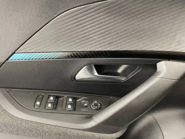 Peugeot 2008 puretech 100 s&amp;s bvm6 — photo 32