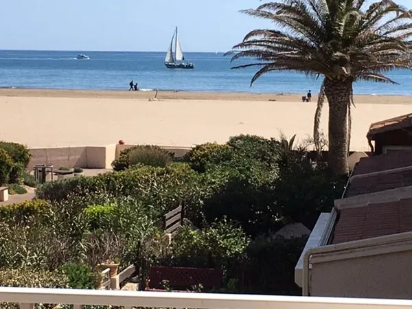 Dispo de oct. à avril, meublé bord de mer, baux 3 mois, pour 2 pers