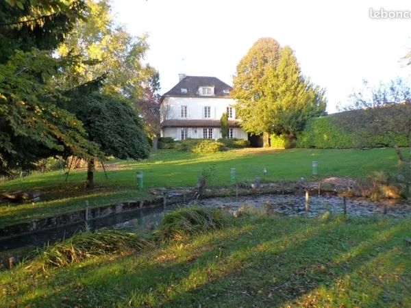 Maison 9 pièces 212 m²