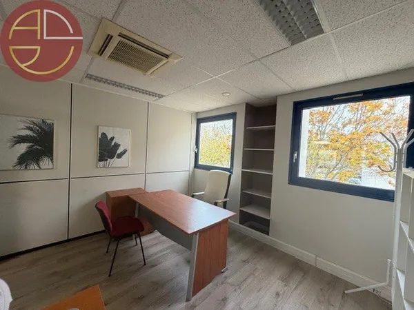 Bureau et espace de travail Location Toulouse 650m² 8395€