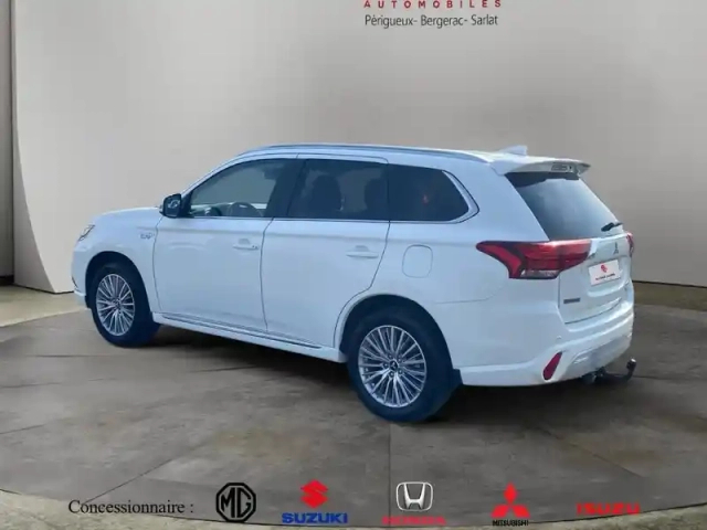 Mitsubishi Outlander phev twin motor intense 4wd — photo 3