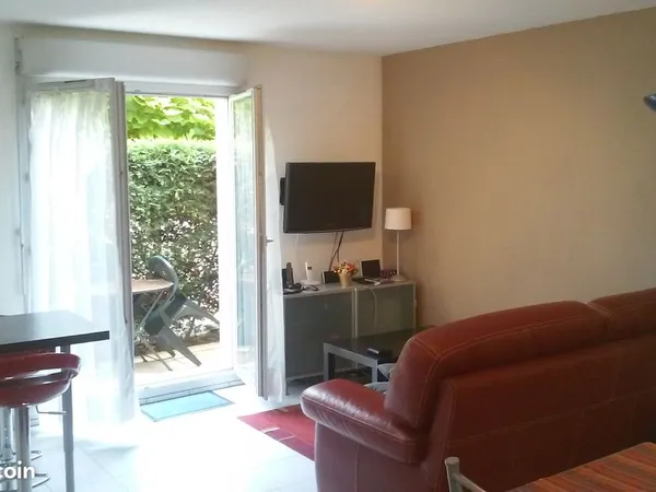 T2 46m² meublé (2000) croix de Pierre - proximité ligne A - libre 19/09/2026