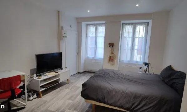 Studio 24m2 meublé Cusset centre