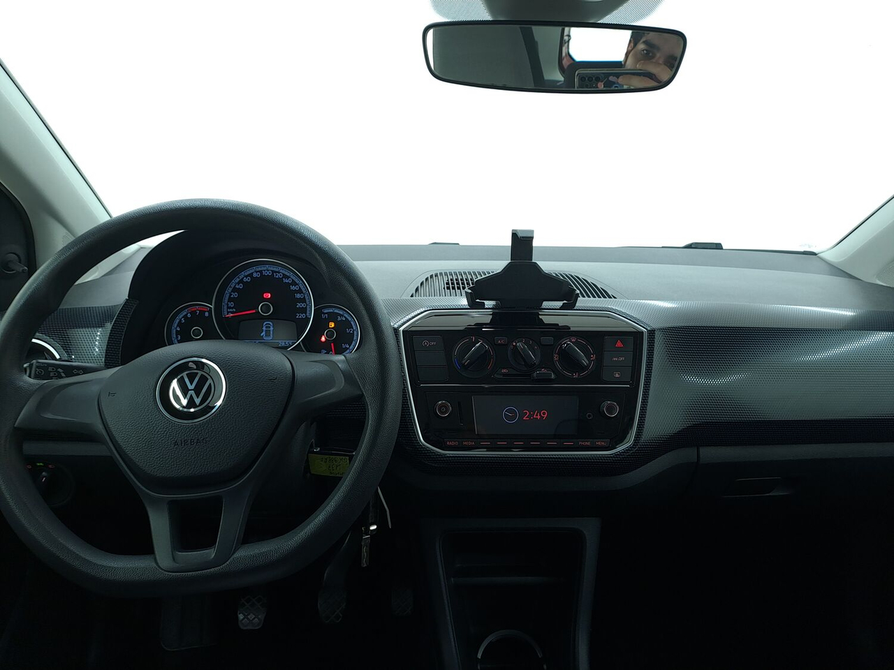 Volkswagen Up — photo 11