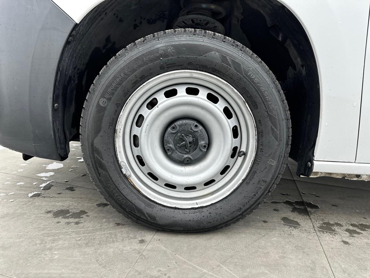 Peugeot Partner fourgon standard 650 kg bluehdi 100 s&s bvm6 aspha — photo 14