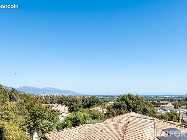 Villa 6 pièces 155 m²