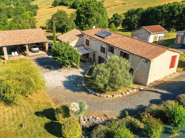 Corps de ferme rénové 182m2 (+dépendance) - MOULAYRÈS