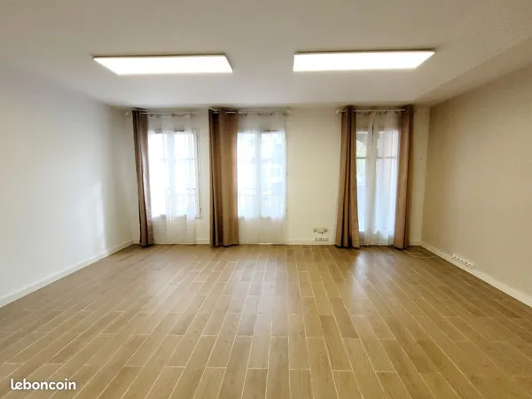 Thiais appolloniq-T4 de 85 m2 avec balcon, suite parentale, box et ascenseur