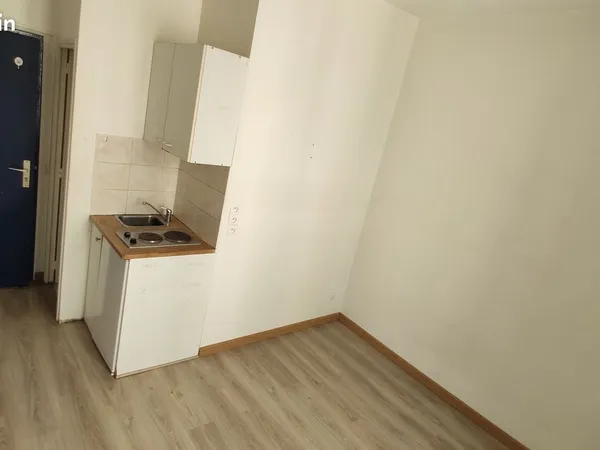 Studio disponible centre ville rue haute vienne 15 m²