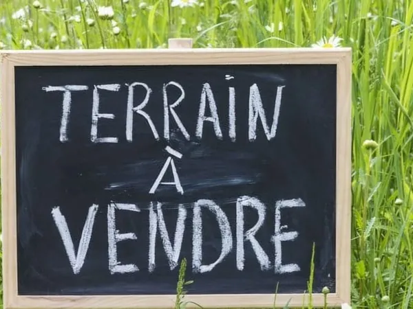 Terrain 850 m²