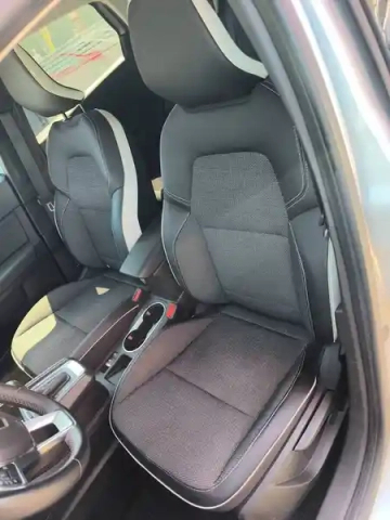 Renault Captur mild hybrid 160 edc — photo 9