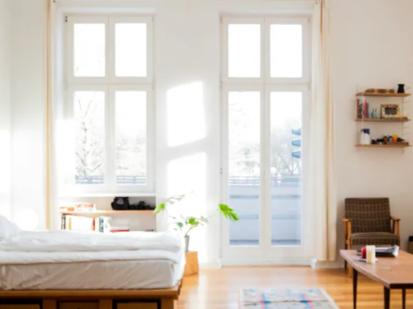 La sur-occupation d'un logement : combien de personnes peut-on y loger, et ce que risquent le bailleur comme le locataire — le guide 2026