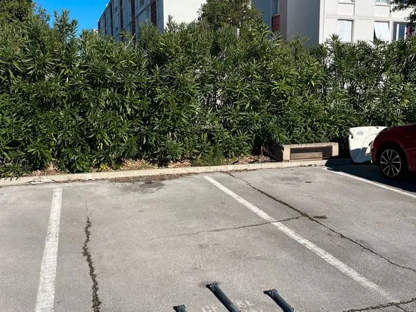 Parking Collines d'estanove