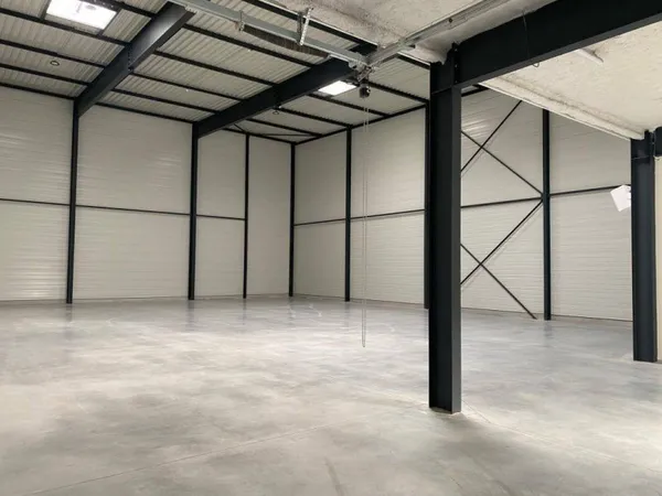 Local d'activité 385 m²