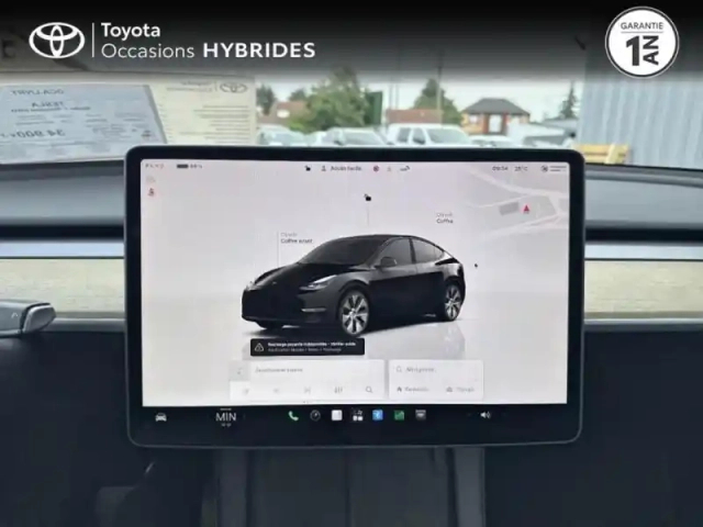 Tesla Model Y standard rwd — photo 14