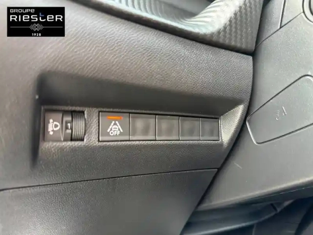 Peugeot 208 puretech 100 s&amp;s eat8 — photo 18