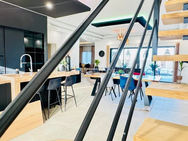 Maison 5 pièces 170 m²