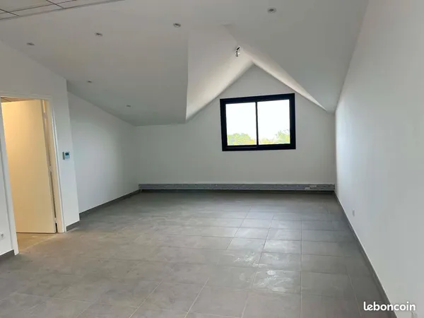 Location Bureau Stella Centre d'affaire 30 m2