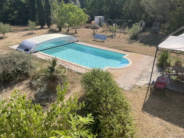 Maison 10 pièces 171 m²