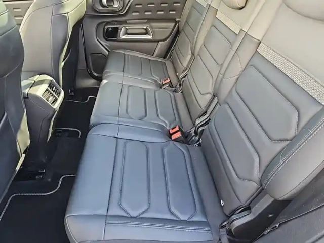 Citroën C5 Aircross hybride rechargeable 225 e-eat8 — photo 12