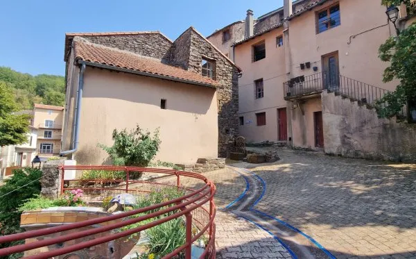 Maison de village rénovée