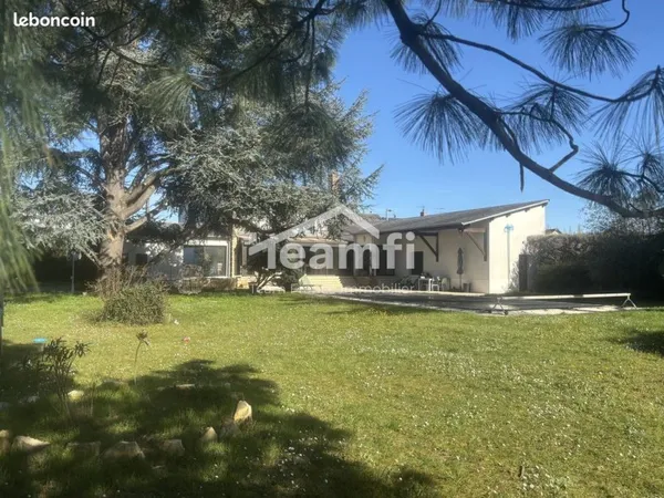 Propriété 7 pièces 255 m²