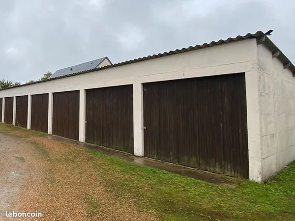 GARAGE À LOUER - St Cyr
