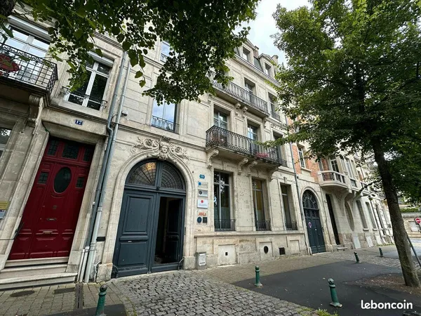 Bureaux 96 m²