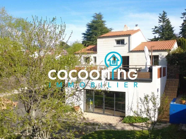 Maison 8 pièces 105 m²