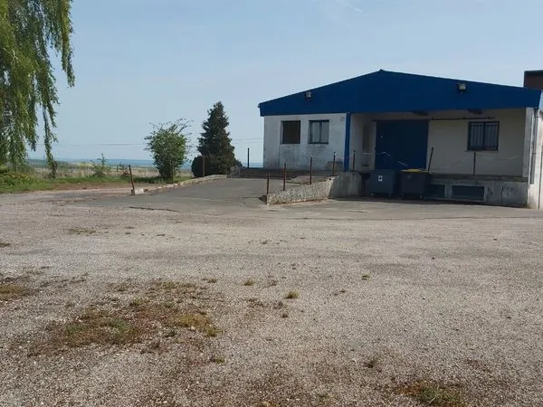 Location local vide