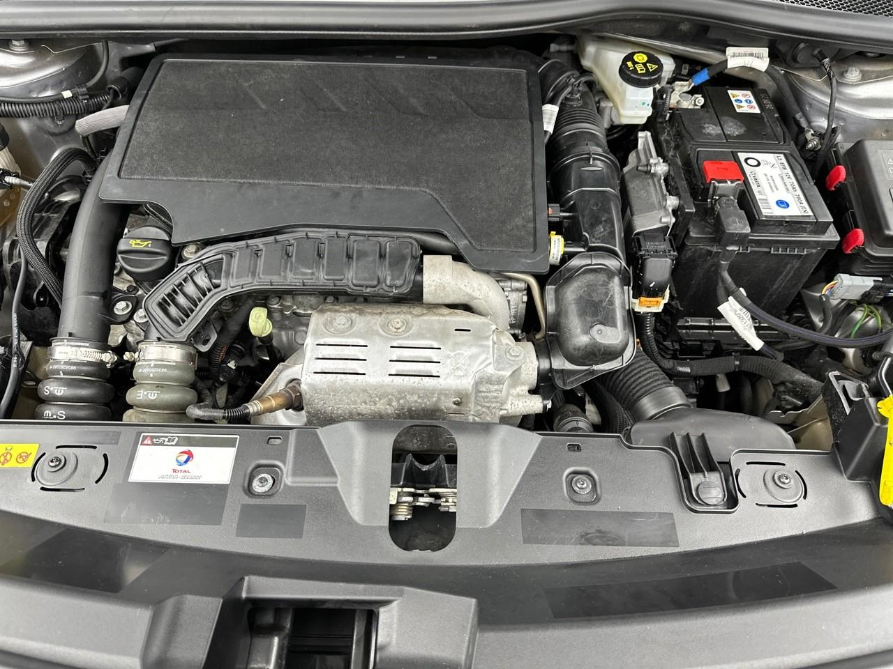 Peugeot 2008 puretech 130 s&s eat8 allure — photo 13