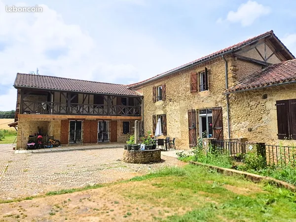Maison 7 pièces 230 m²