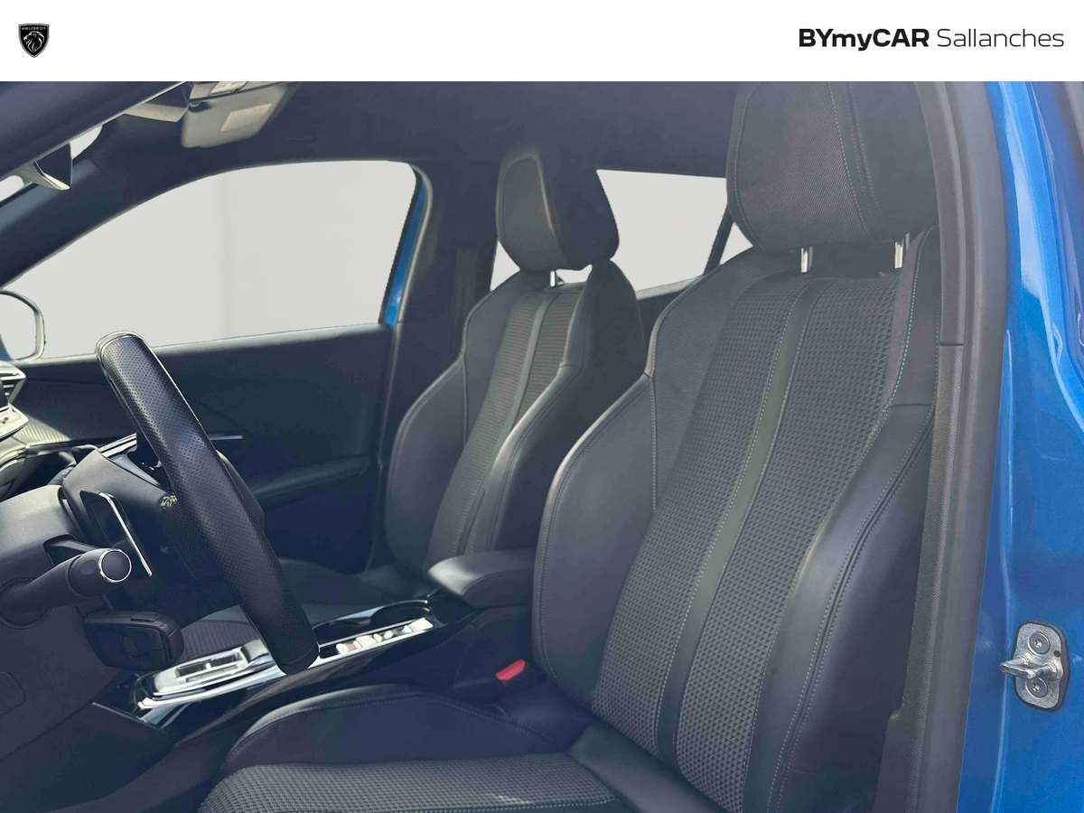 Peugeot 2008 PureTech 130 S&amp;S EAT8 — photo 11