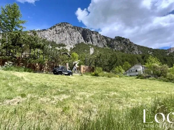 Terrain 400 m²