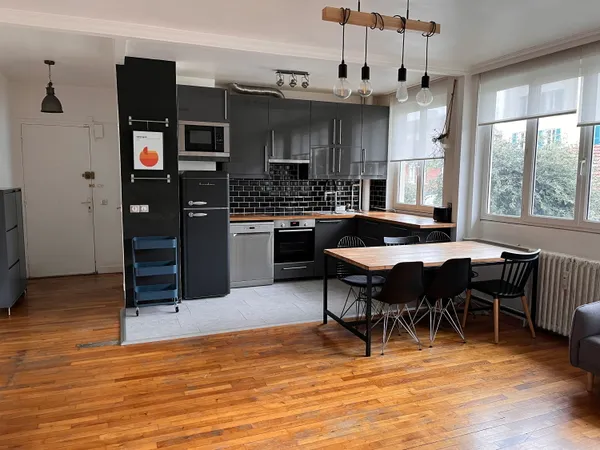 Loue chambre dans appartement