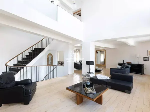 Appartement 11 pièces 670 m²