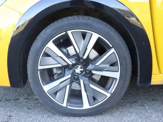 Peugeot 208 1.2 puretech 130ch s&amp;s gt eat8 — photo 10