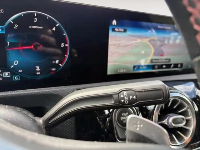 Mercedes Classe A 200 d 150ch amg line 8g-dct — photo 11