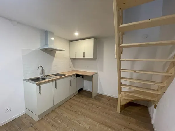A louer appartement T2 entièrement rénové et climatisé