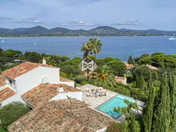 Maison 250 m²