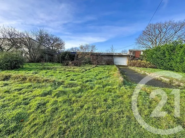 Terrain 689 m²