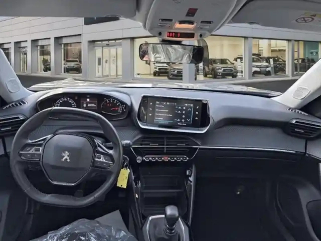 Peugeot 2008 1.2 puretech 130ch s&amp;s allure — photo 8