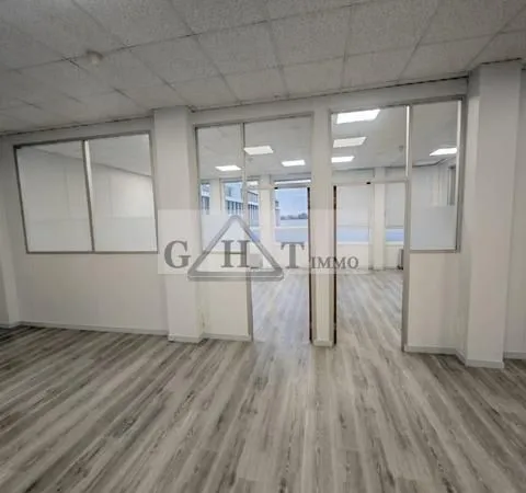 Bureau 150 m²