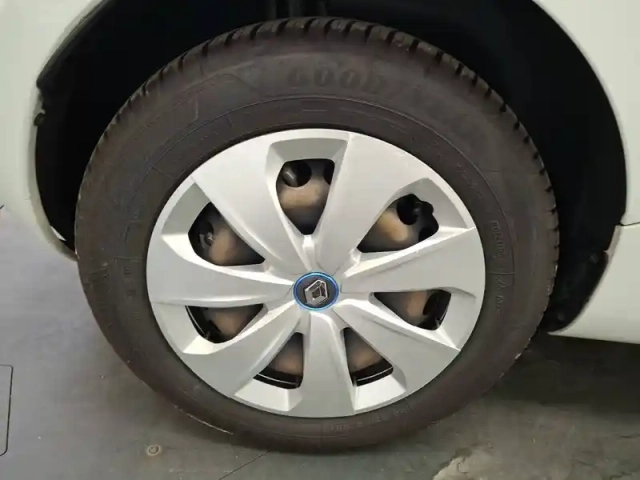 Renault Zoé zoe r110 — photo 14
