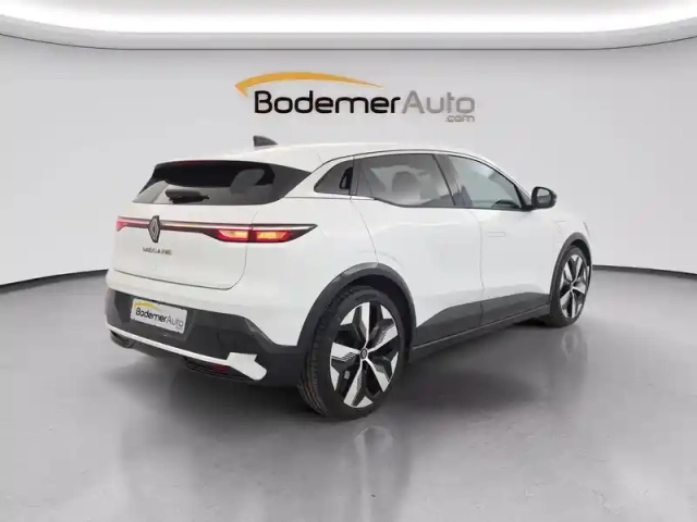 Renault Megane e-tech ev60 220 ch optimum charge — photo 20