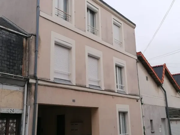 EMPLACEMENT DE STATIONNEMENT - HYPER CENTRE