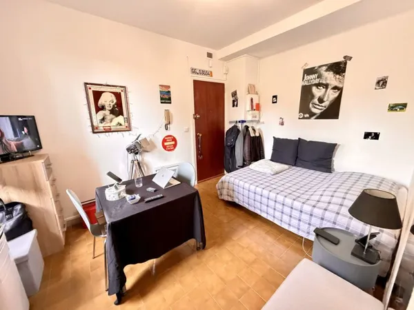 Studio 17m2 Residence les ALPILLES ! 13007