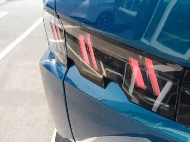 Peugeot 3008 electrique 210 ch 73 kwh — photo 17