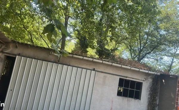 Garage / hangar